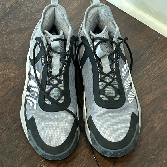 New Adidas ball shoes - Picture 2 of 6